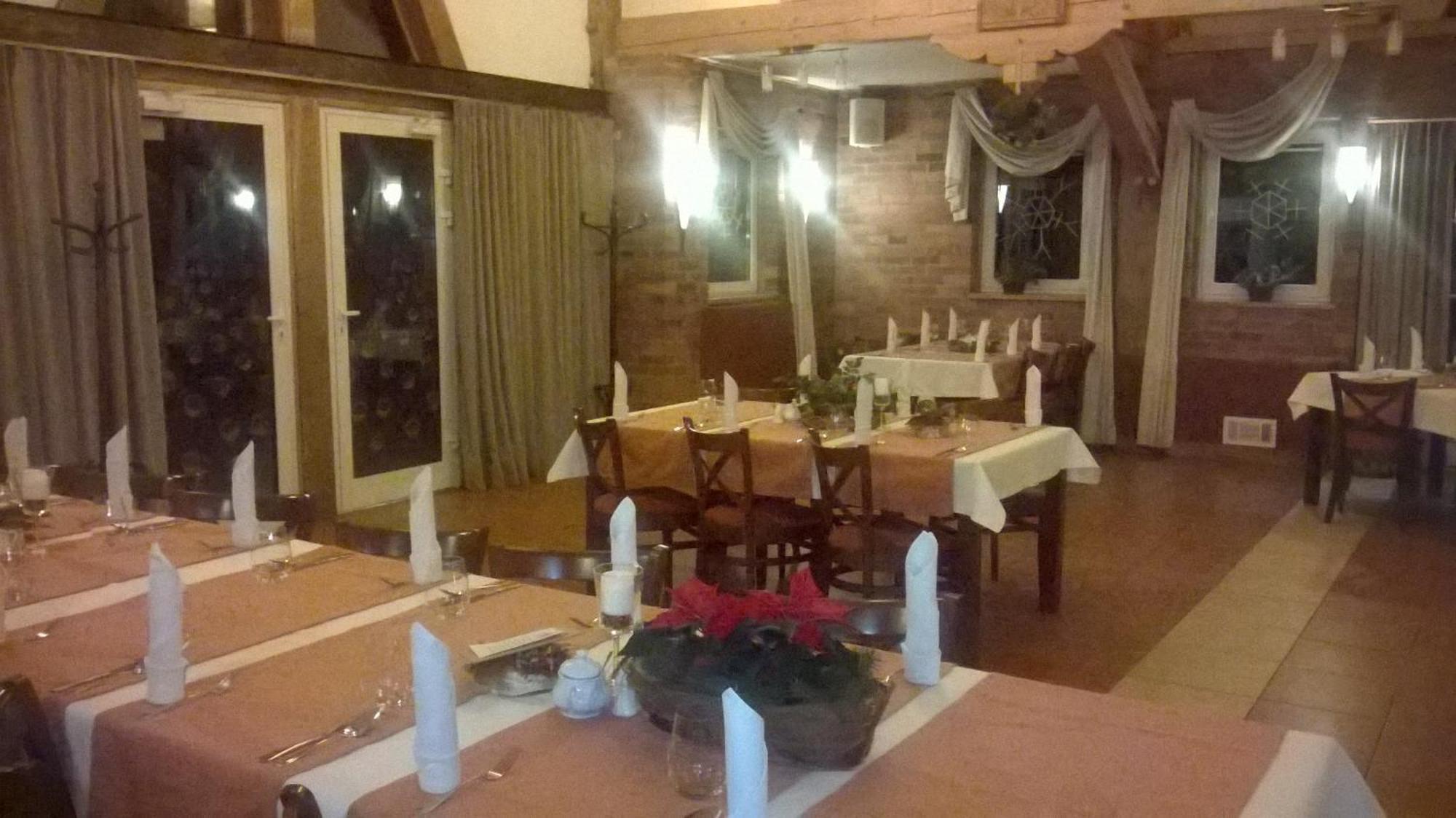 Dom W Starym Parku Hotel Biskupice  Buitenkant foto